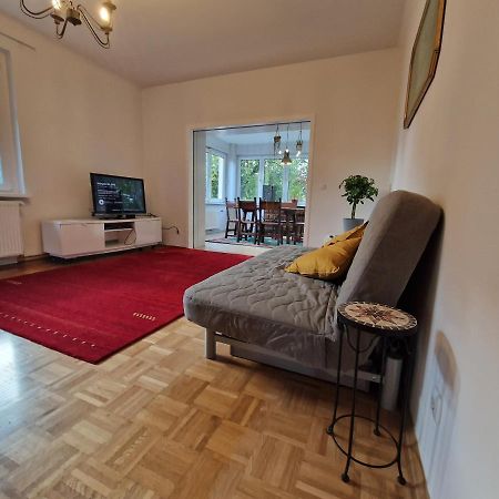 Geraeumige Und Zentrale Ferienwohnung Stahnsdorf Exteriör bild