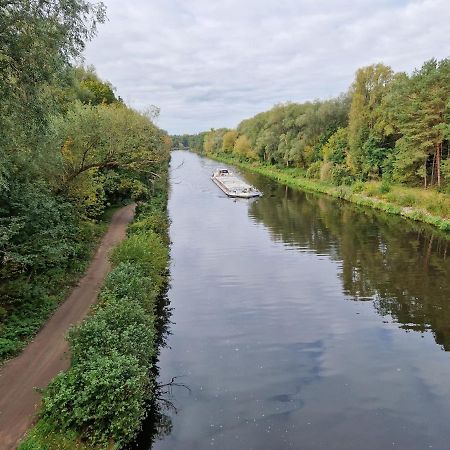 Geraeumige Und Zentrale Ferienwohnung Stahnsdorf Exteriör bild