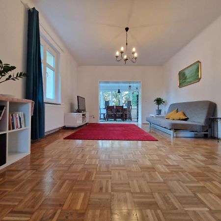 Geraeumige Und Zentrale Ferienwohnung Stahnsdorf Exteriör bild