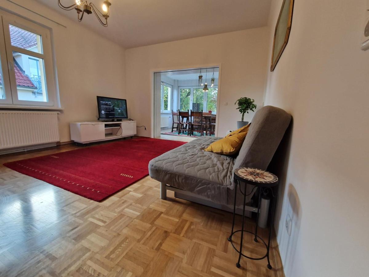Geraeumige Und Zentrale Ferienwohnung Stahnsdorf Exteriör bild
