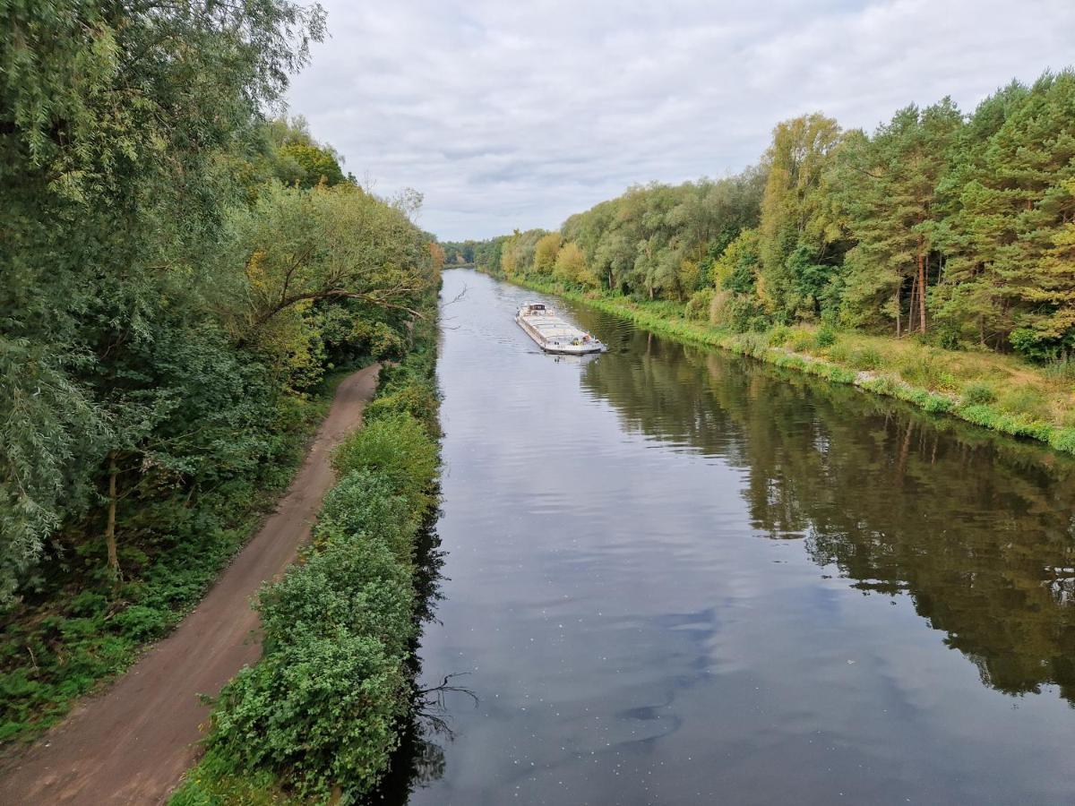 Geraeumige Und Zentrale Ferienwohnung Stahnsdorf Exteriör bild
