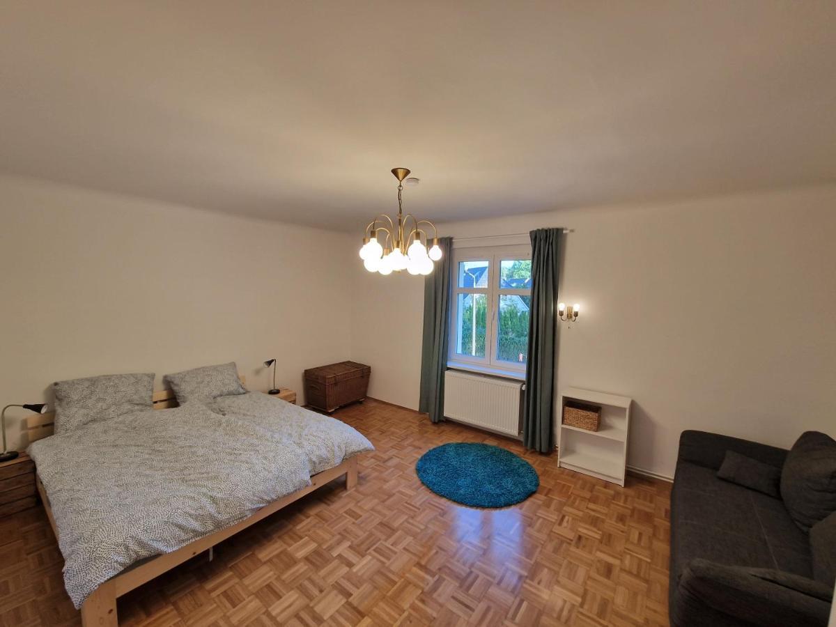 Geraeumige Und Zentrale Ferienwohnung Stahnsdorf Exteriör bild